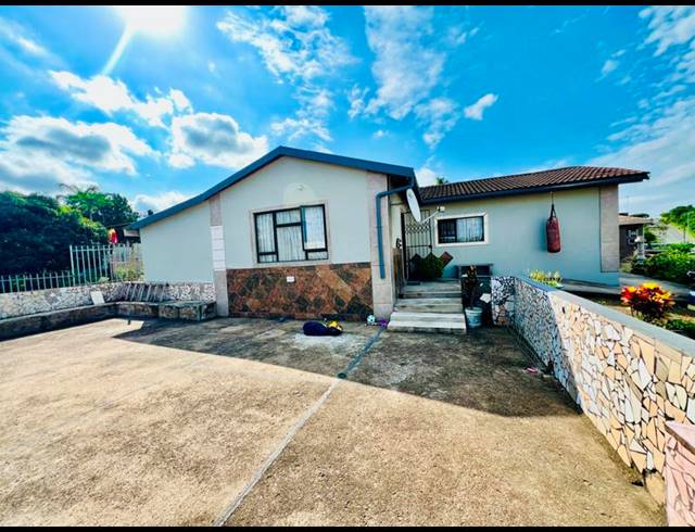 4 BEDROOM HOUSE FOR SALE IN CASTLEHILL